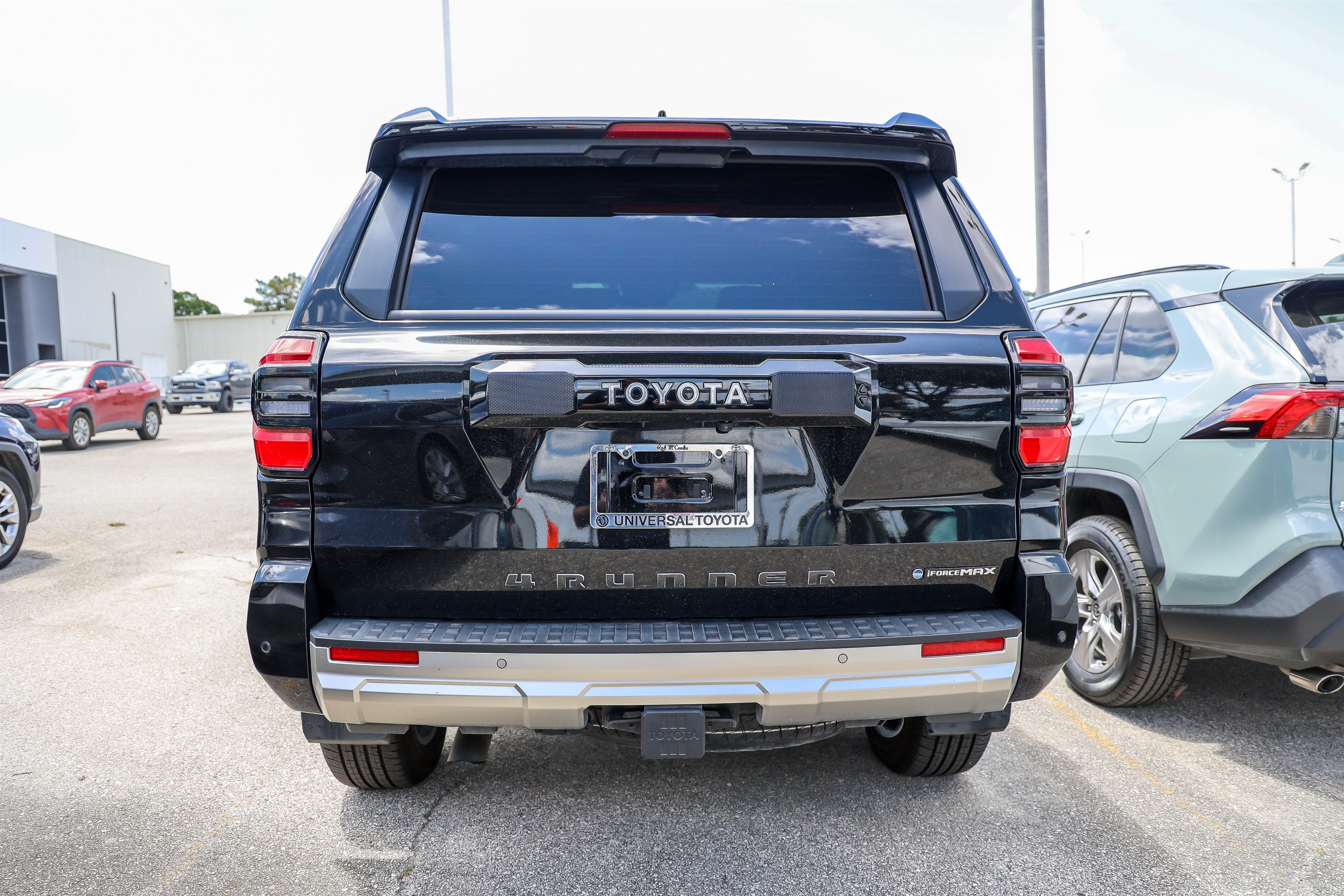 Used 2025 Toyota 4Runner Limited AWD/4WD image 9
