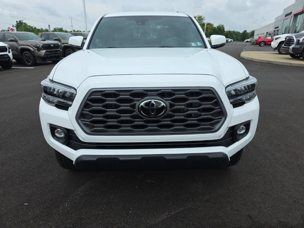 Used 2023 Toyota Tacoma TRD Off-Road w/ Technology Package AWD/4WD image 2