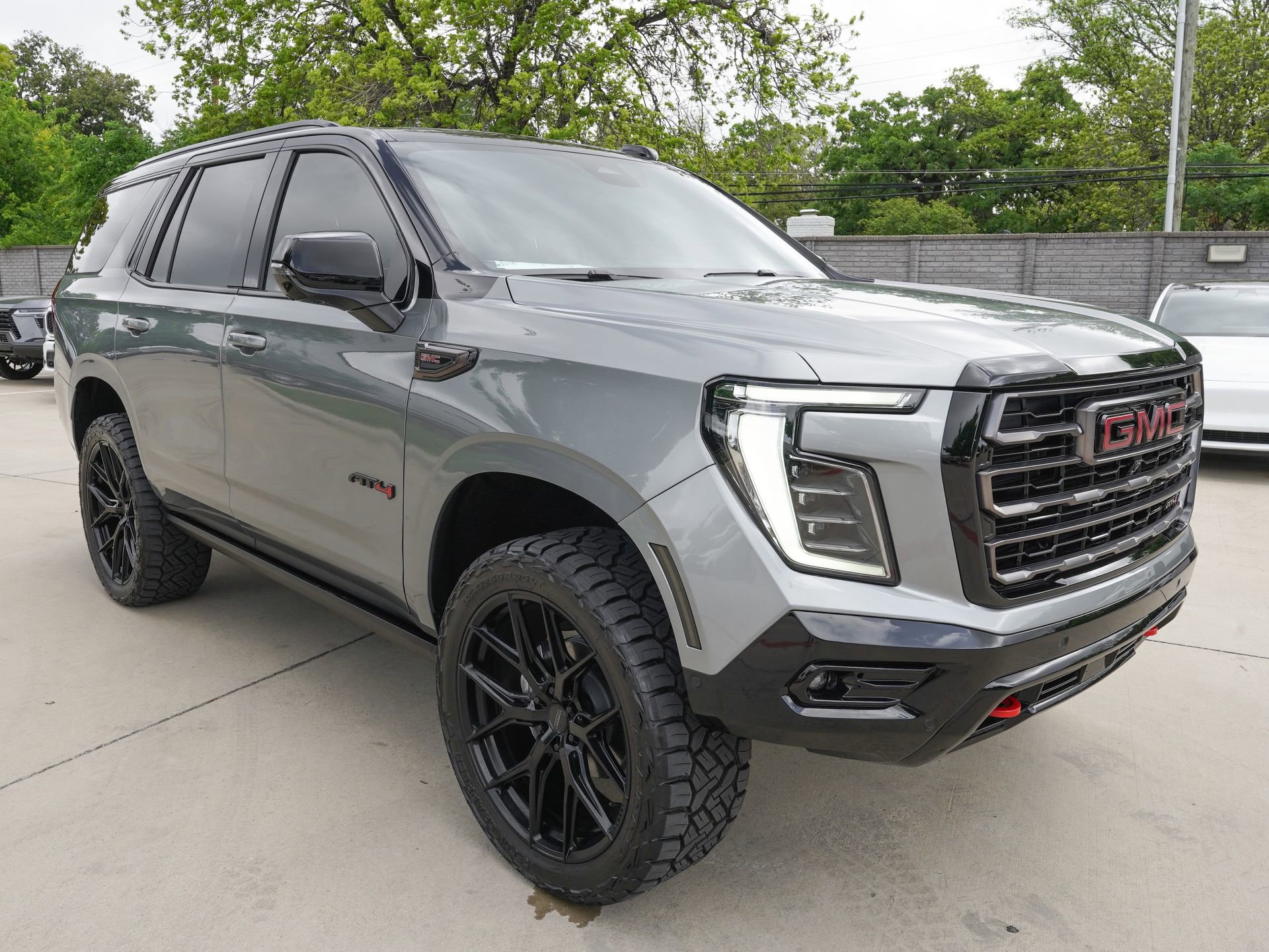 Used 2026 GMC Yukon AT4 Ultimate AWD/4WD image 4