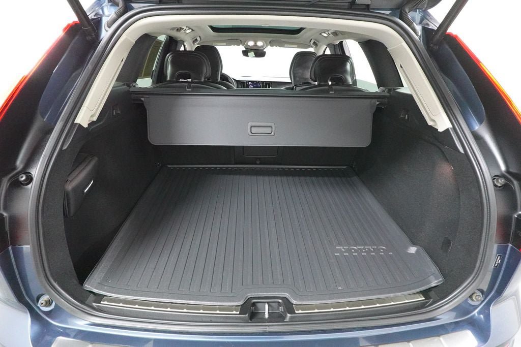Used 2023 Volvo XC60 B5 Core w/ Climate Package AWD/4WD image 26