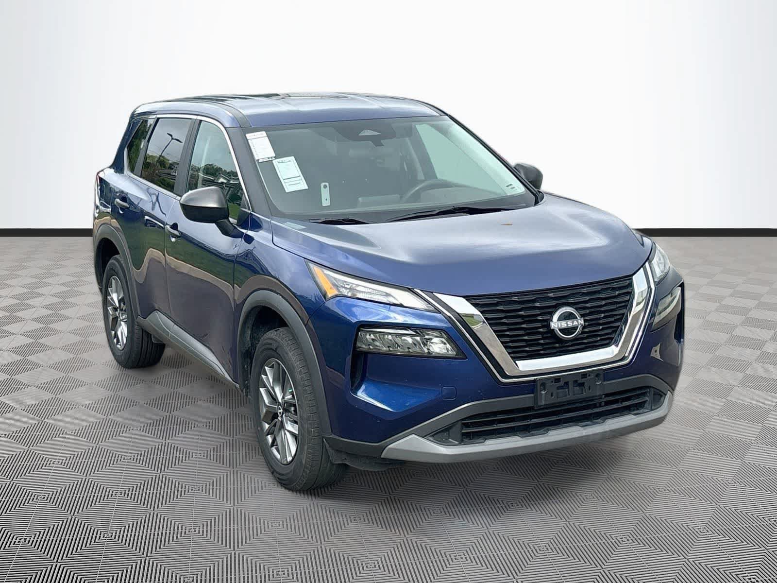 Used 2023 Nissan Rogue S FWD image 3
