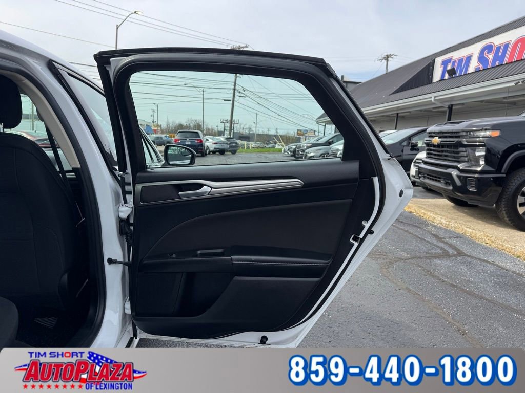 Used 2018 Ford Fusion SE w/ Fusion SE Technology Package image 47