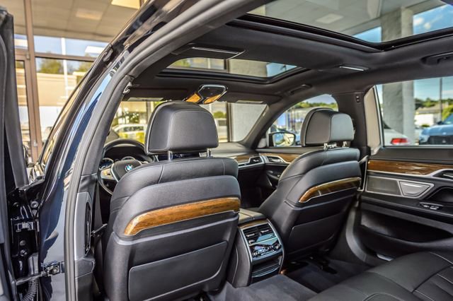 Used 2017 BMW 740i xDrive AWD/4WD image 46