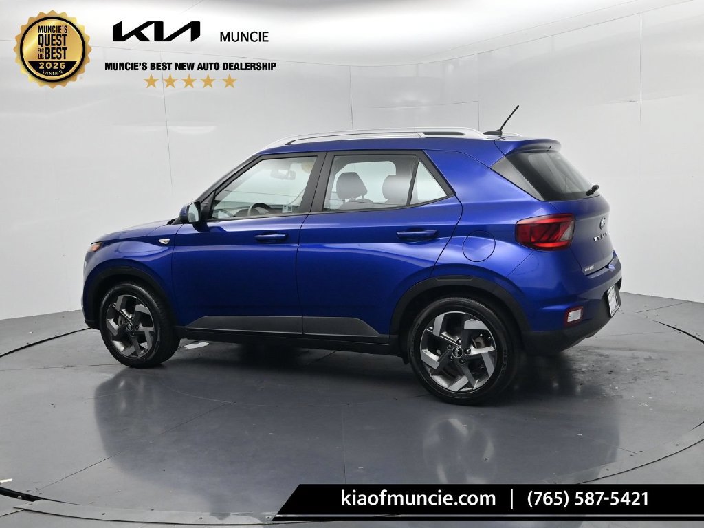 Used 2024 Hyundai Venue SEL FWD image 5