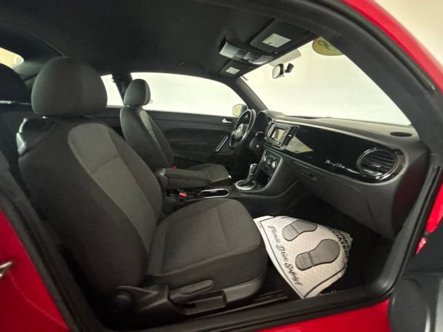 Used 2018 Volkswagen Beetle 2.0T S FWD image 24
