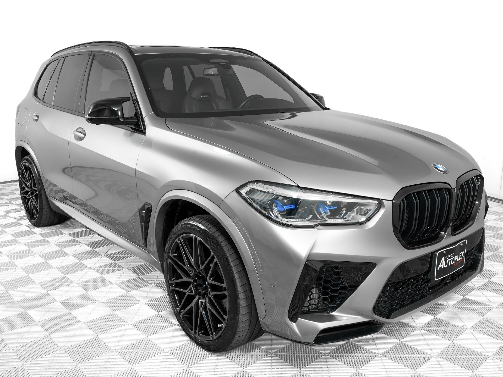 Used 2021 BMW X5 M w/ Competition Package AWD/4WD image 3