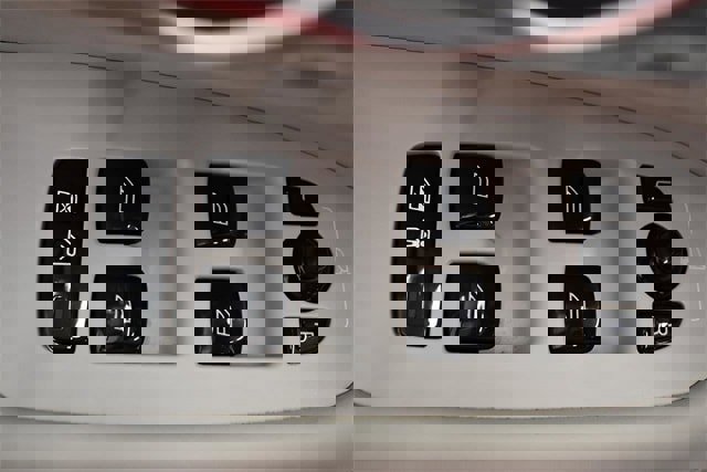 Used 2024 Volvo XC90 B6 Plus image 23