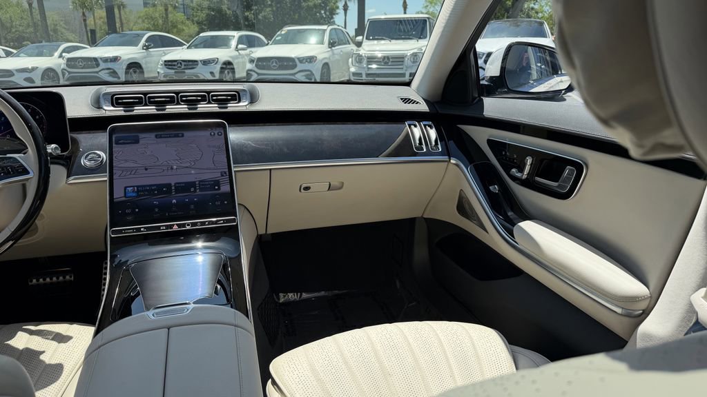 Used 2023 Mercedes-Benz S 500 4MATIC image 4