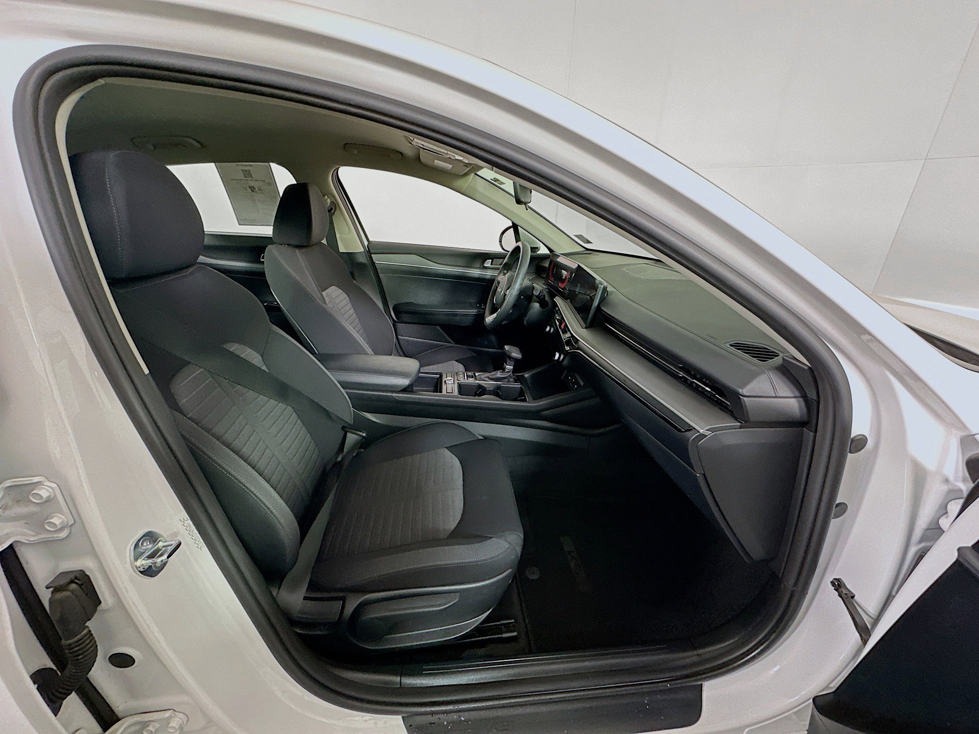 Used 2025 Kia K5 LXS FWD image 32