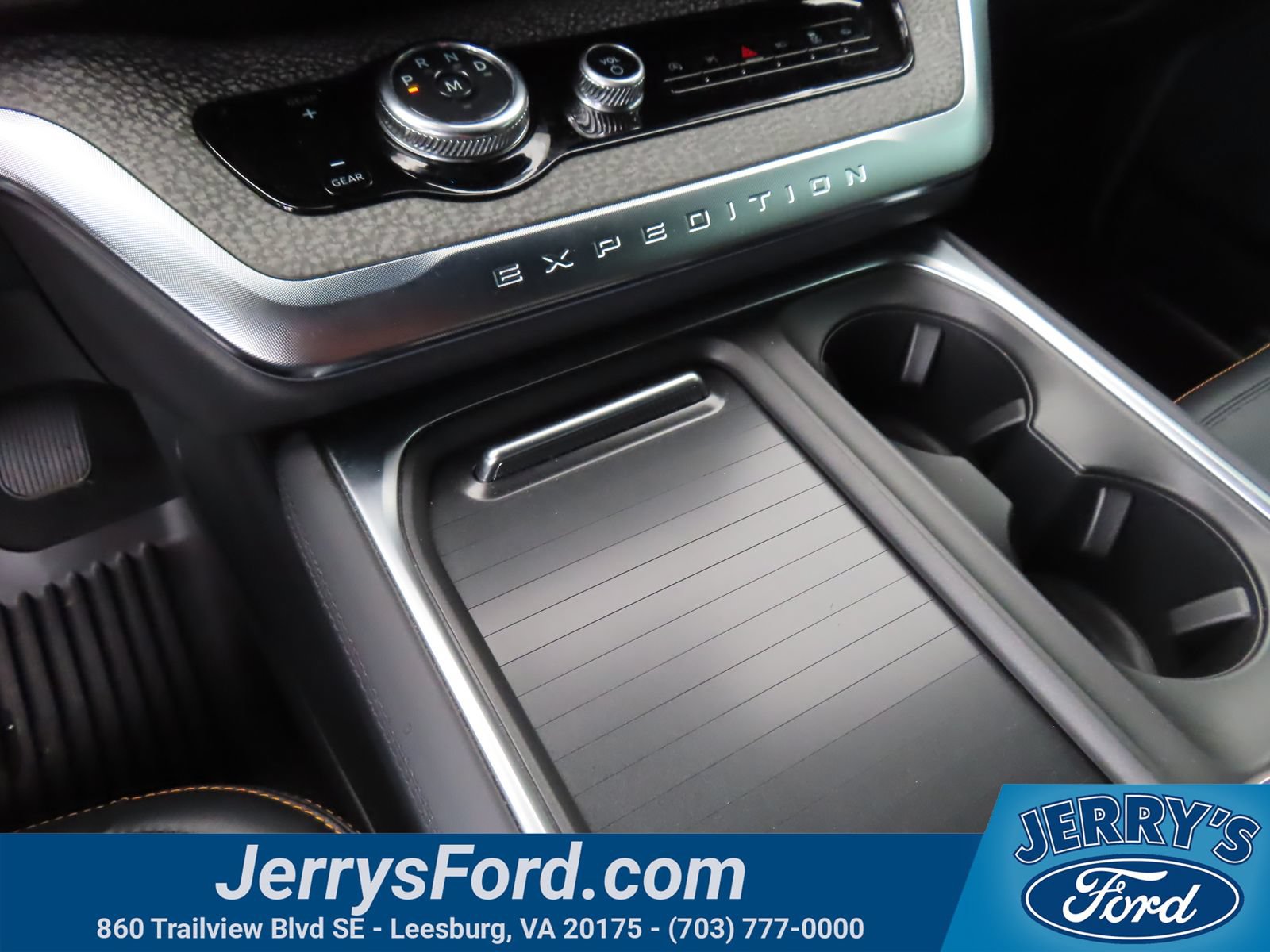 Used 2025 Ford Expedition Tremor AWD/4WD image 23