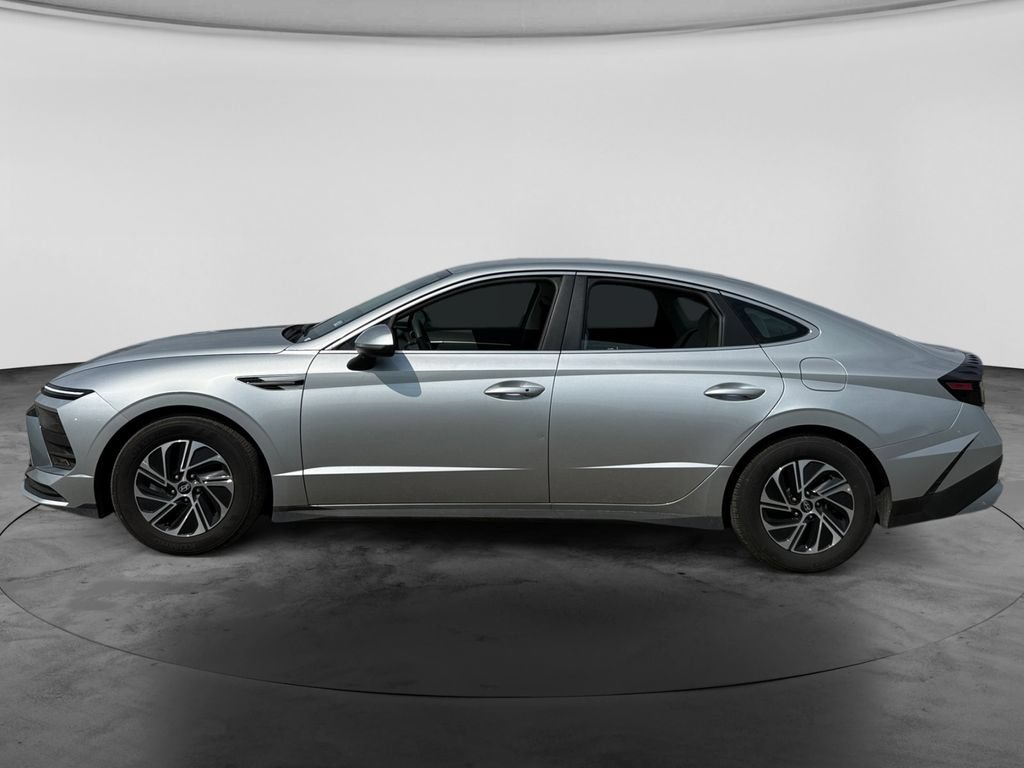 Used 2026 Hyundai Sonata Blue FWD image 5
