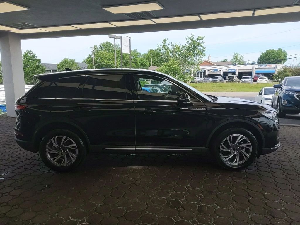 Used 2025 Lincoln Corsair AWD w/ Equipment Group 101A image 5