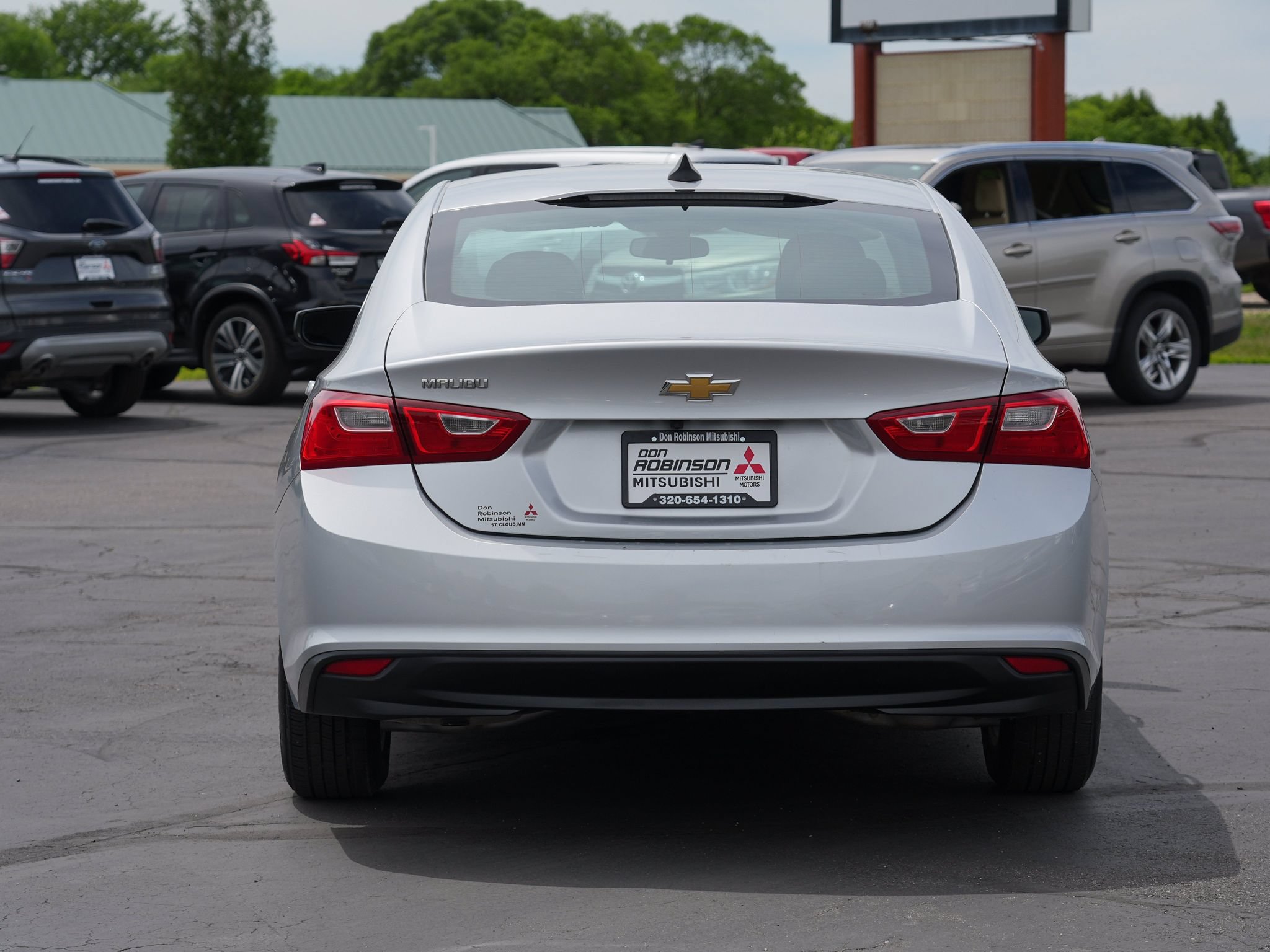 Used 2021 Chevrolet Malibu LS FWD image 4