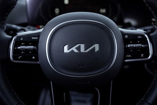 Used 2025 Kia Sorento SX Prestige image 15