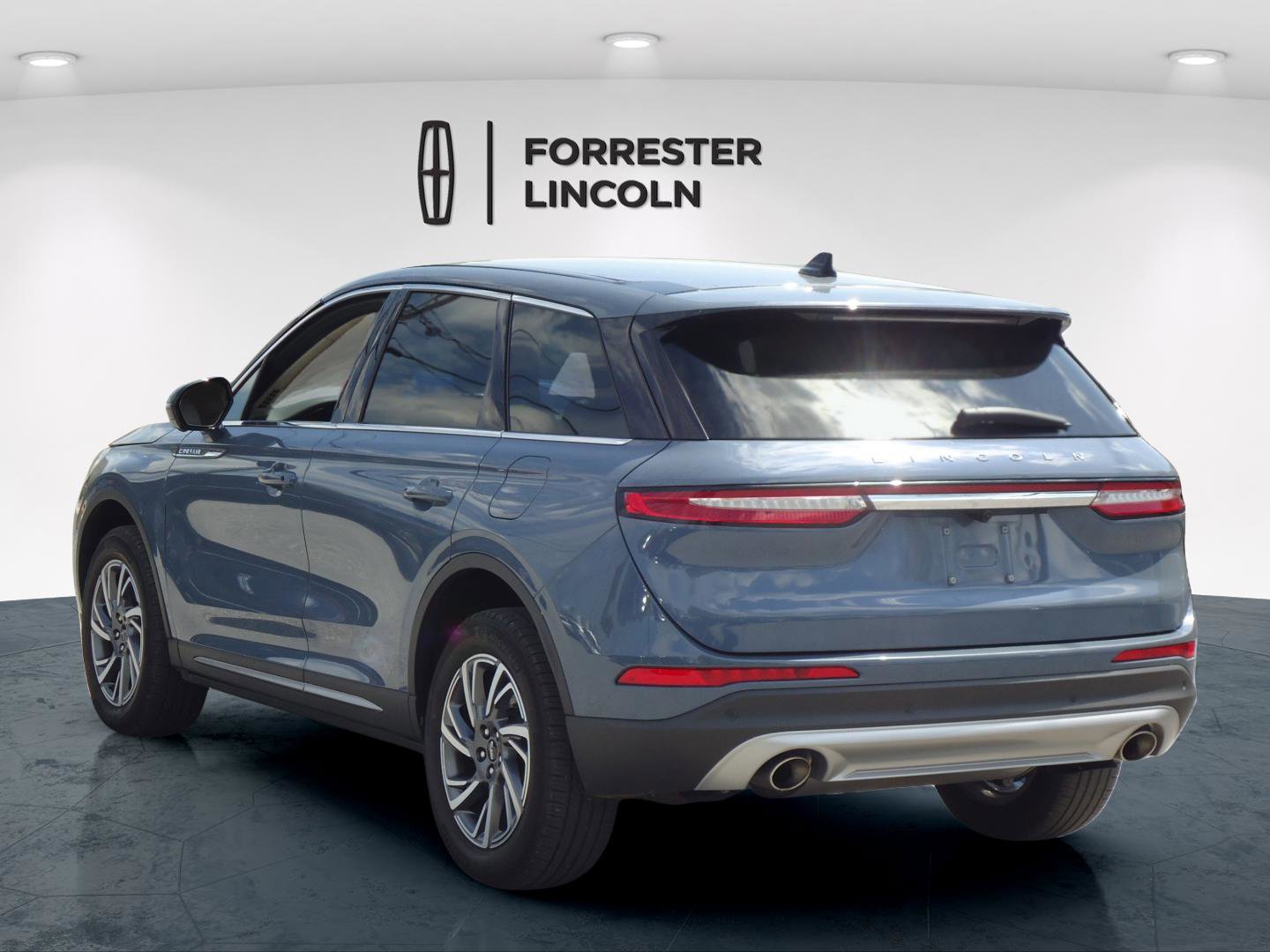 Used 2023 Lincoln Corsair AWD w/ Equipment Group 101A image 5