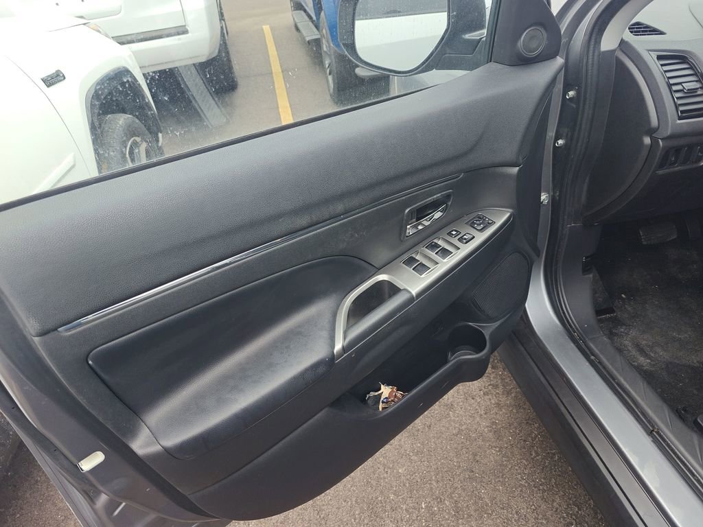 Used 2022 Mitsubishi Outlander Sport Black Edition image 5