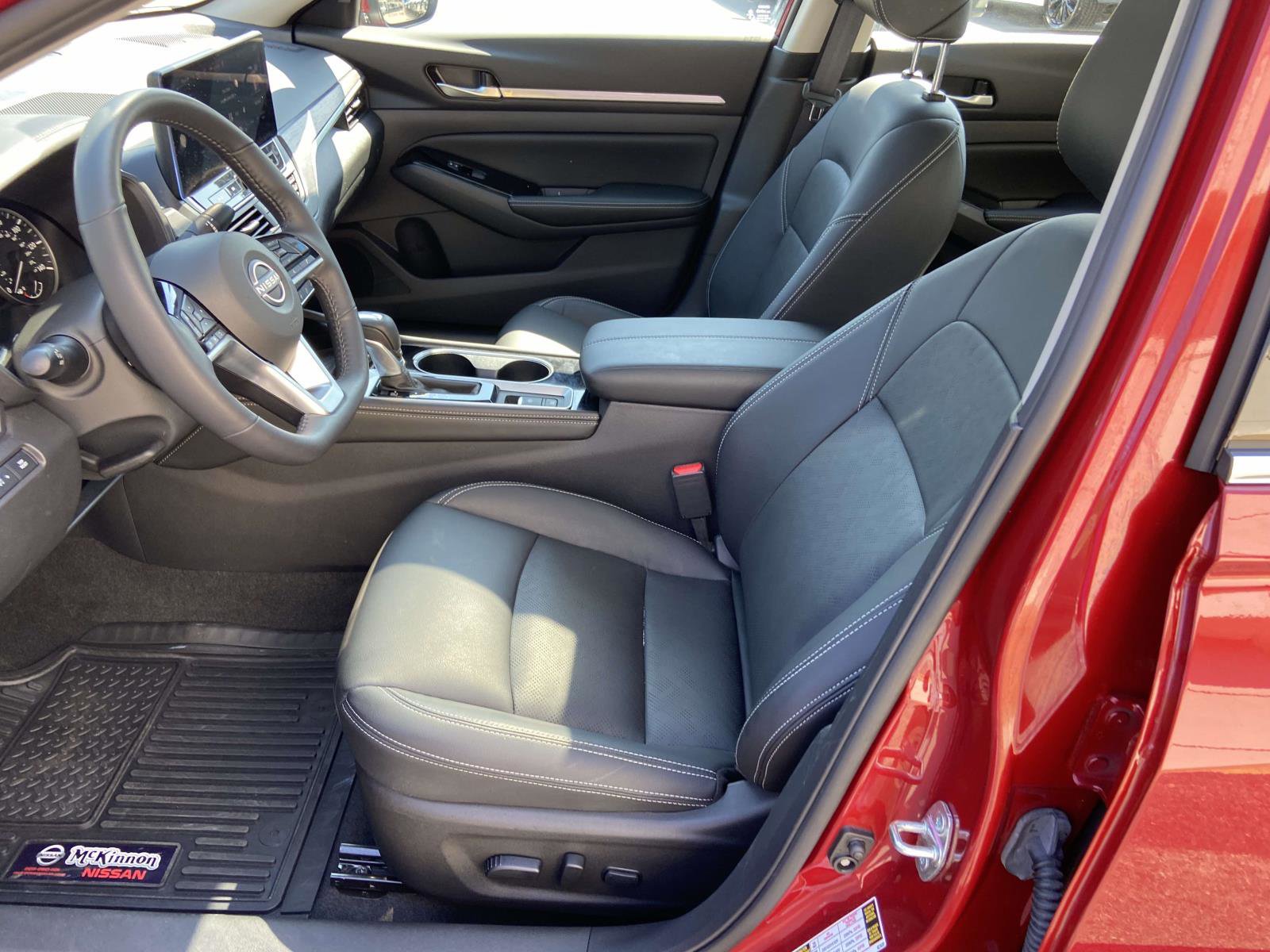 Used 2025 Nissan Altima 2.5 SL FWD image 11