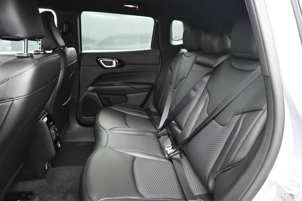 New 2026 Jeep Compass Latitude AWD/4WD image 19