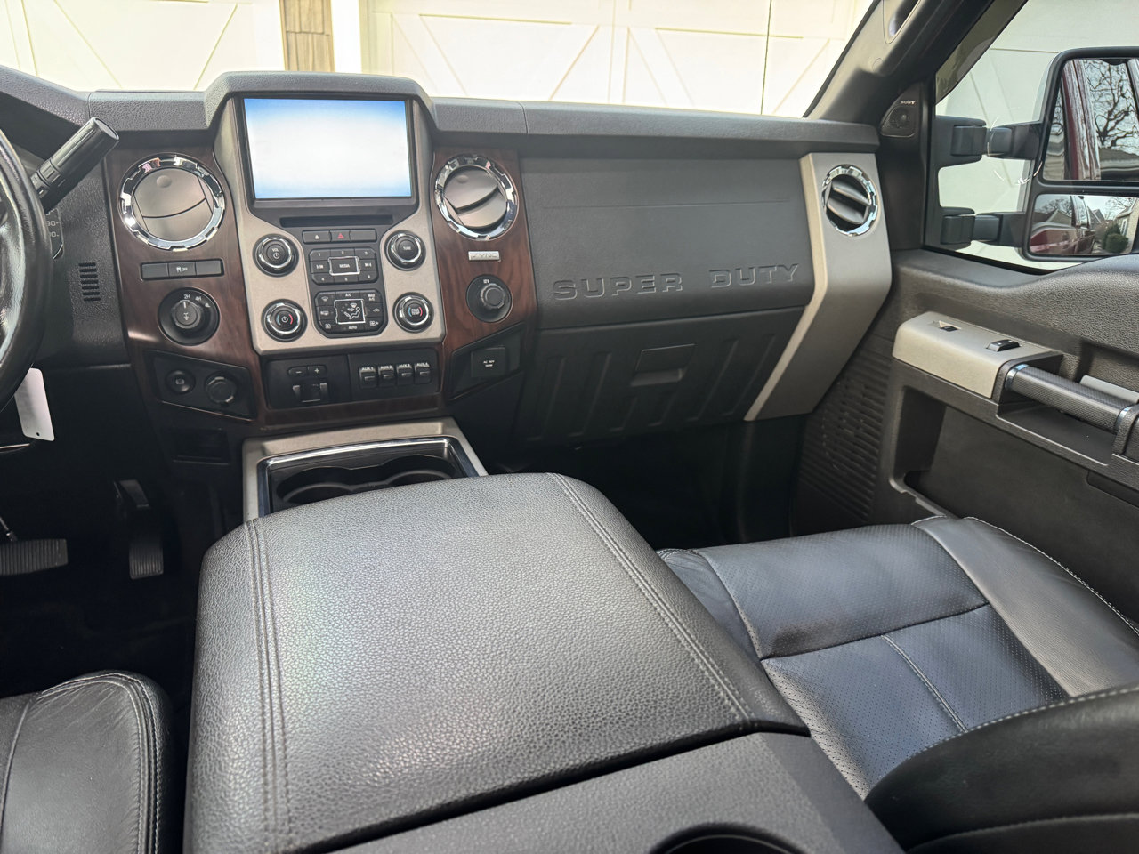 Used 2015 Ford F350 XLT w/ XLT Premium Package image 18