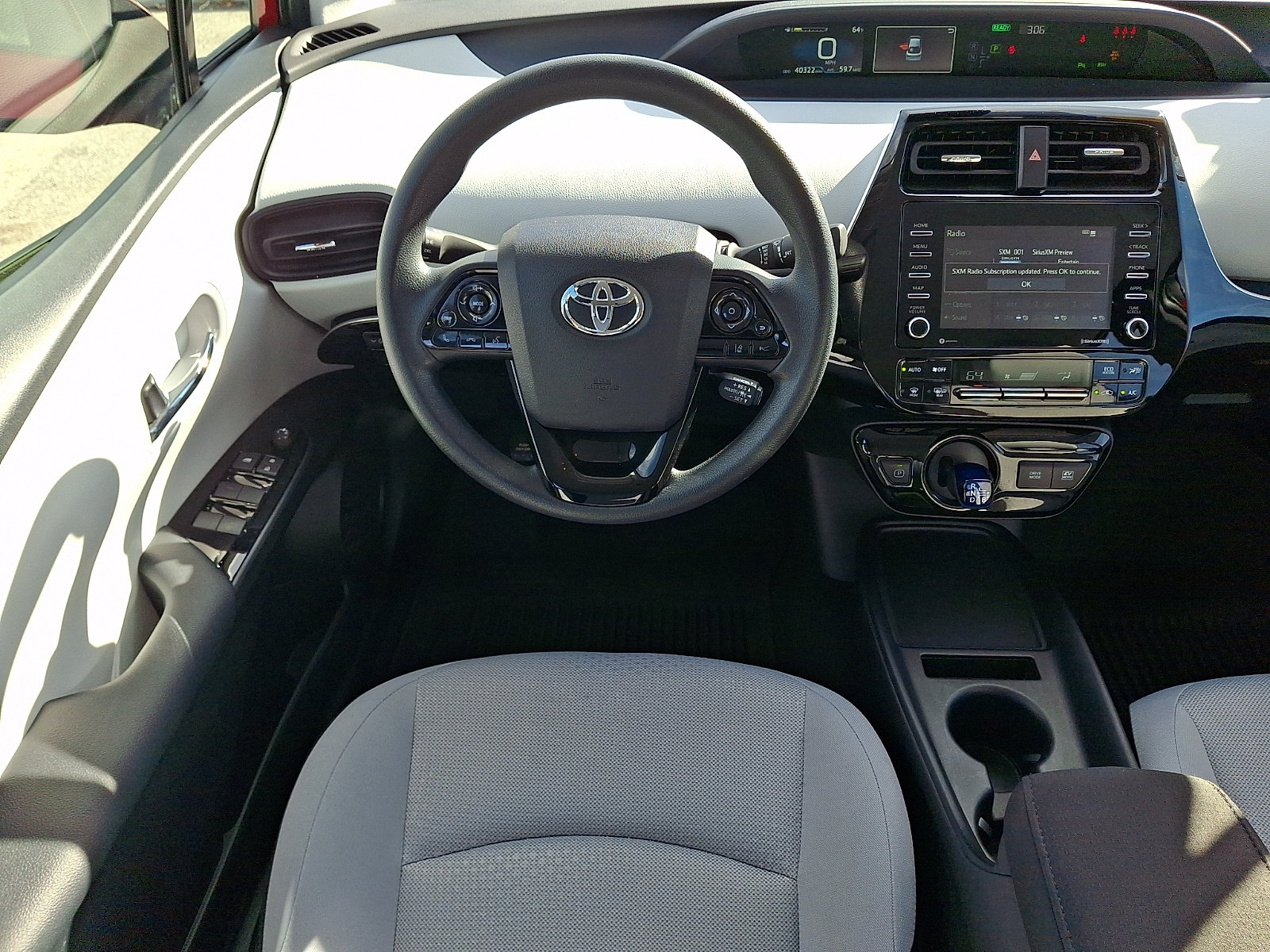 Used 2022 Toyota Prius LE FWD image 11