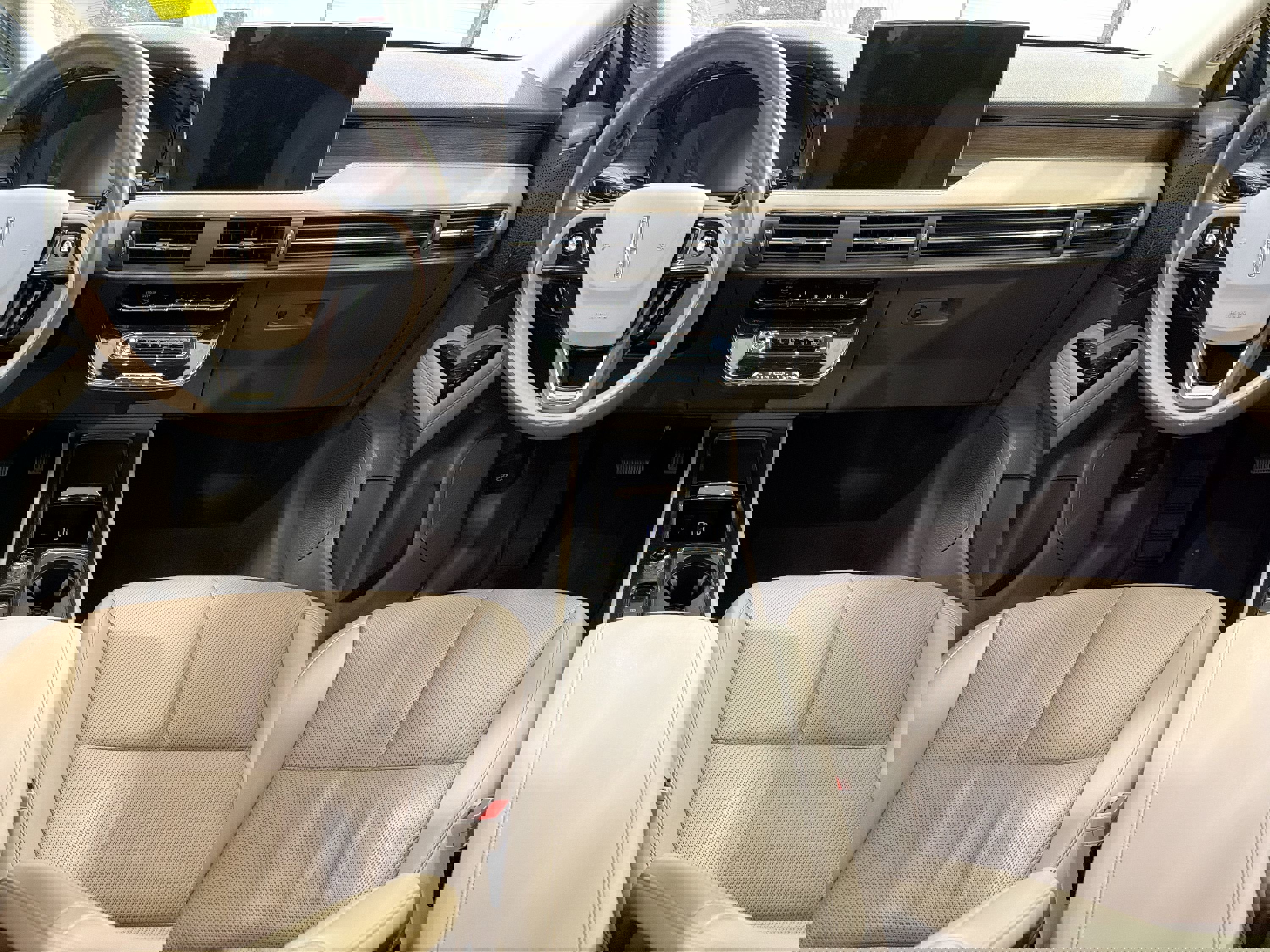 Used 2024 Lincoln Corsair Reserve image 23