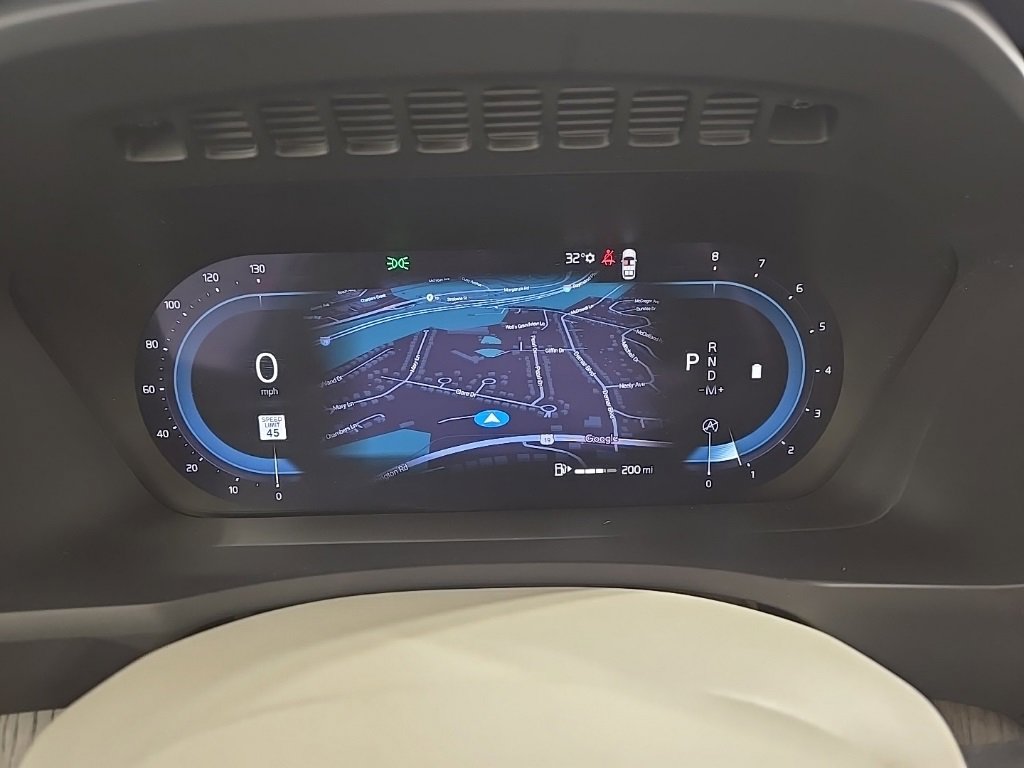 Used 2024 Volvo XC90 B6 Plus w/ Protection Package Premier image 11