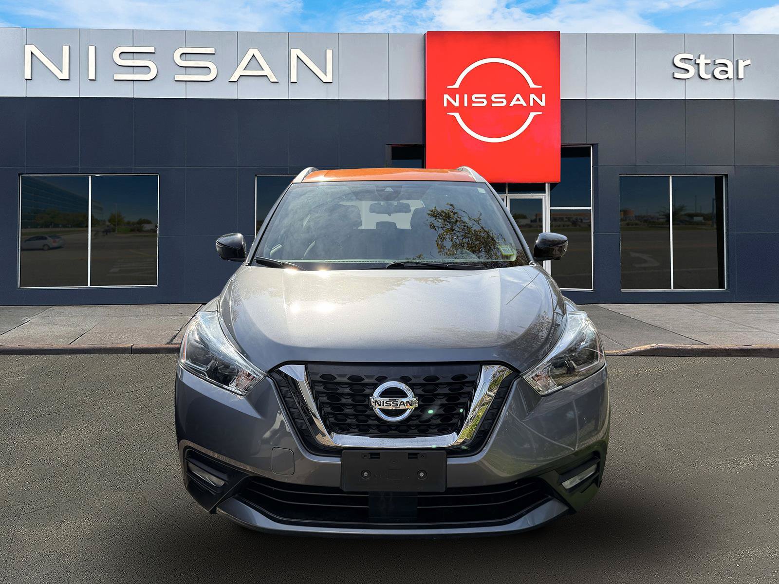 Used 2020 Nissan Kicks SR FWD image 2
