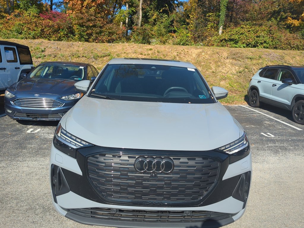 Used 2023 Audi Q4 e-tron Prestige AWD/4WD image 2