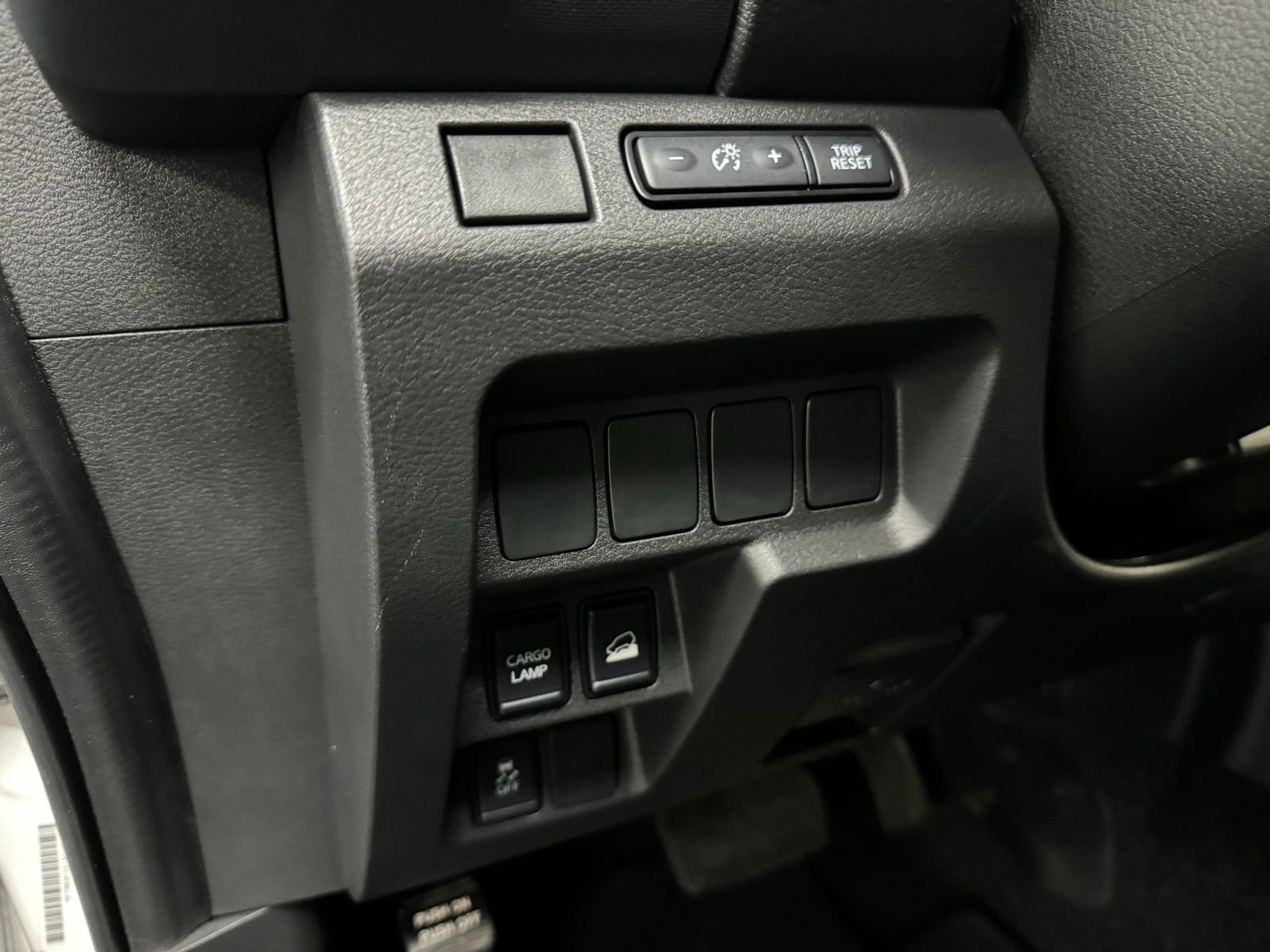 Used 2023 Nissan Frontier SV image 17