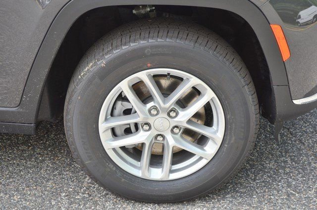 New 2025 Jeep Grand Cherokee L Laredo w/ Luxury Tech Group I image 10