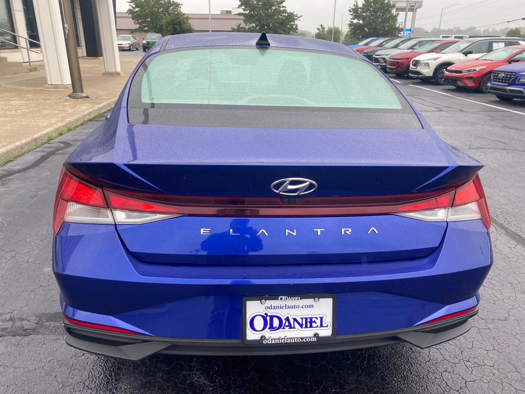 Used 2021 Hyundai Elantra SEL w/ Convenience Package FWD image 5