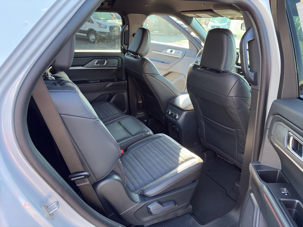 New 2026 Ford Explorer ST-Line w/ ST-Line Street Pack image 34