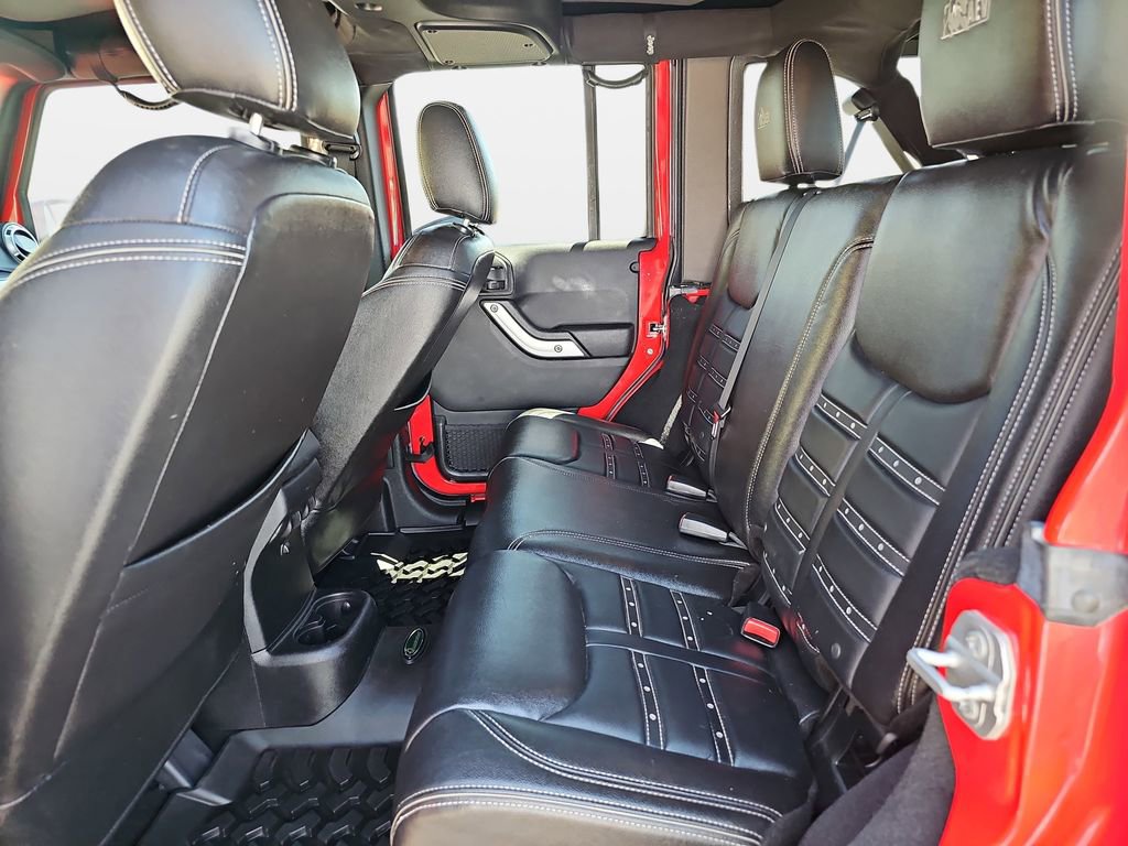 Used 2015 Jeep Wrangler Unlimited Rubicon w/ Connectivity Group AWD/4WD image 20