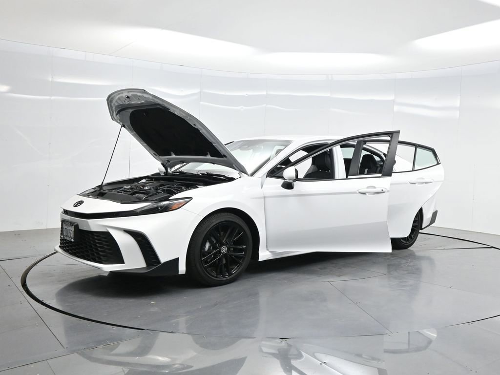 Used 2025 Toyota Camry SE w/ Convenience Package image 43