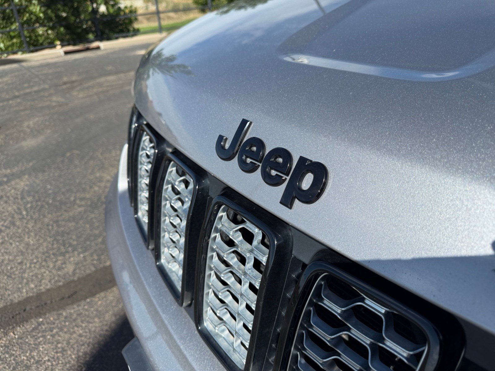 Used 2019 Jeep Grand Cherokee Altitude AWD/4WD image 22