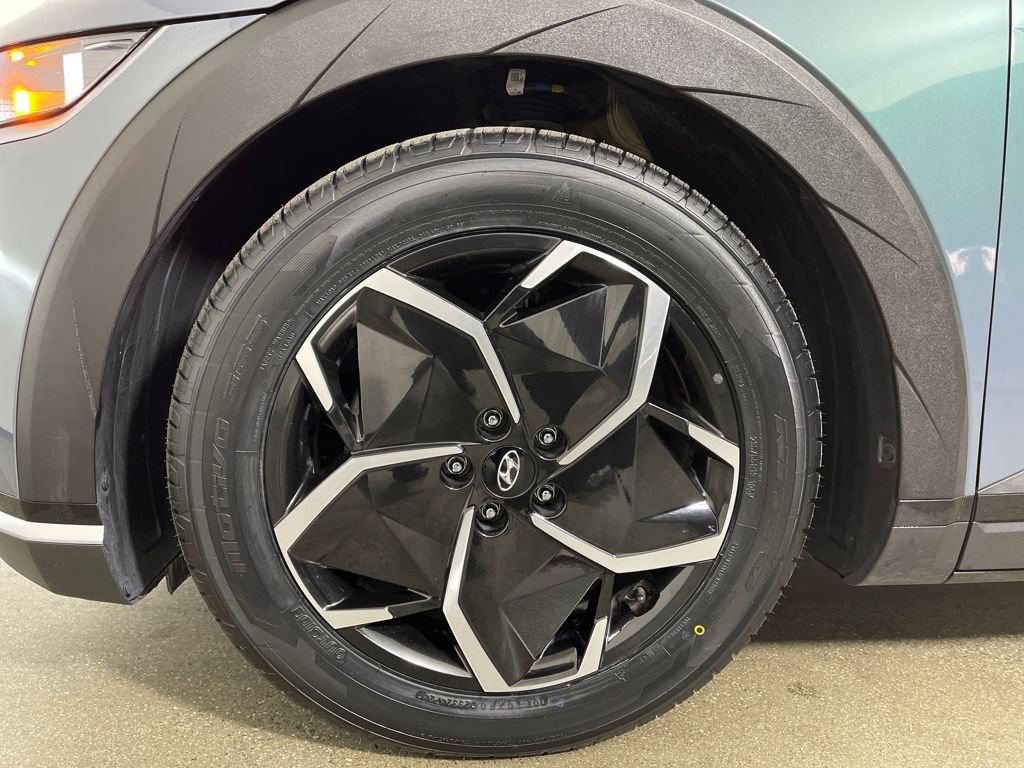 Certified 2024 Hyundai Ioniq 5 SE image 11
