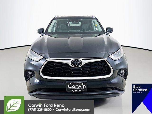 Used 2023 Toyota Highlander XLE AWD/4WD image 2