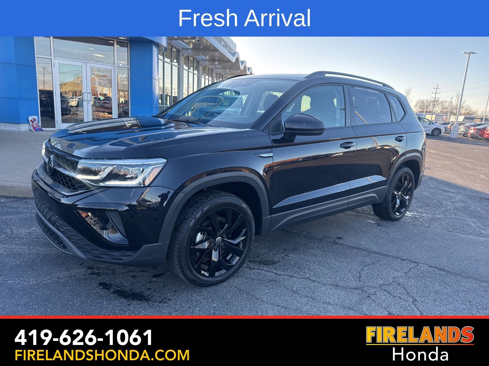 Used 2024 Volkswagen Taos SE image 2