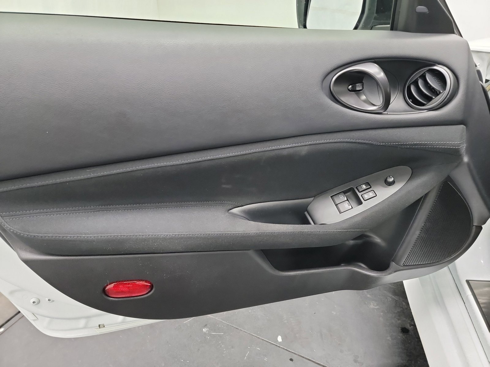 Used 2024 Nissan Z Sport w/ Floor Mat Package RWD image 8
