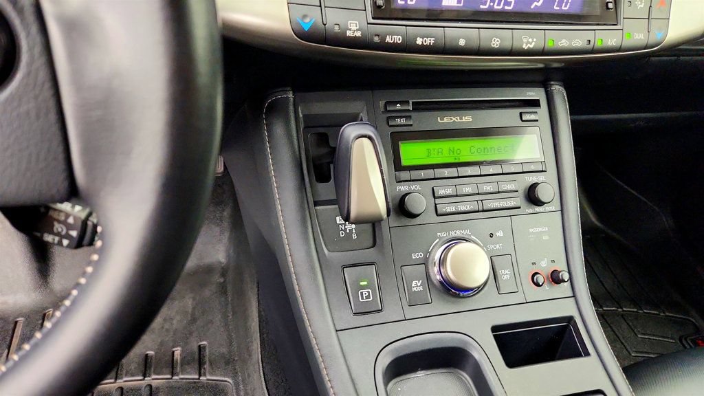 Used 2016 Lexus CT 200h w/ Seat Comfort Package FWD image 17