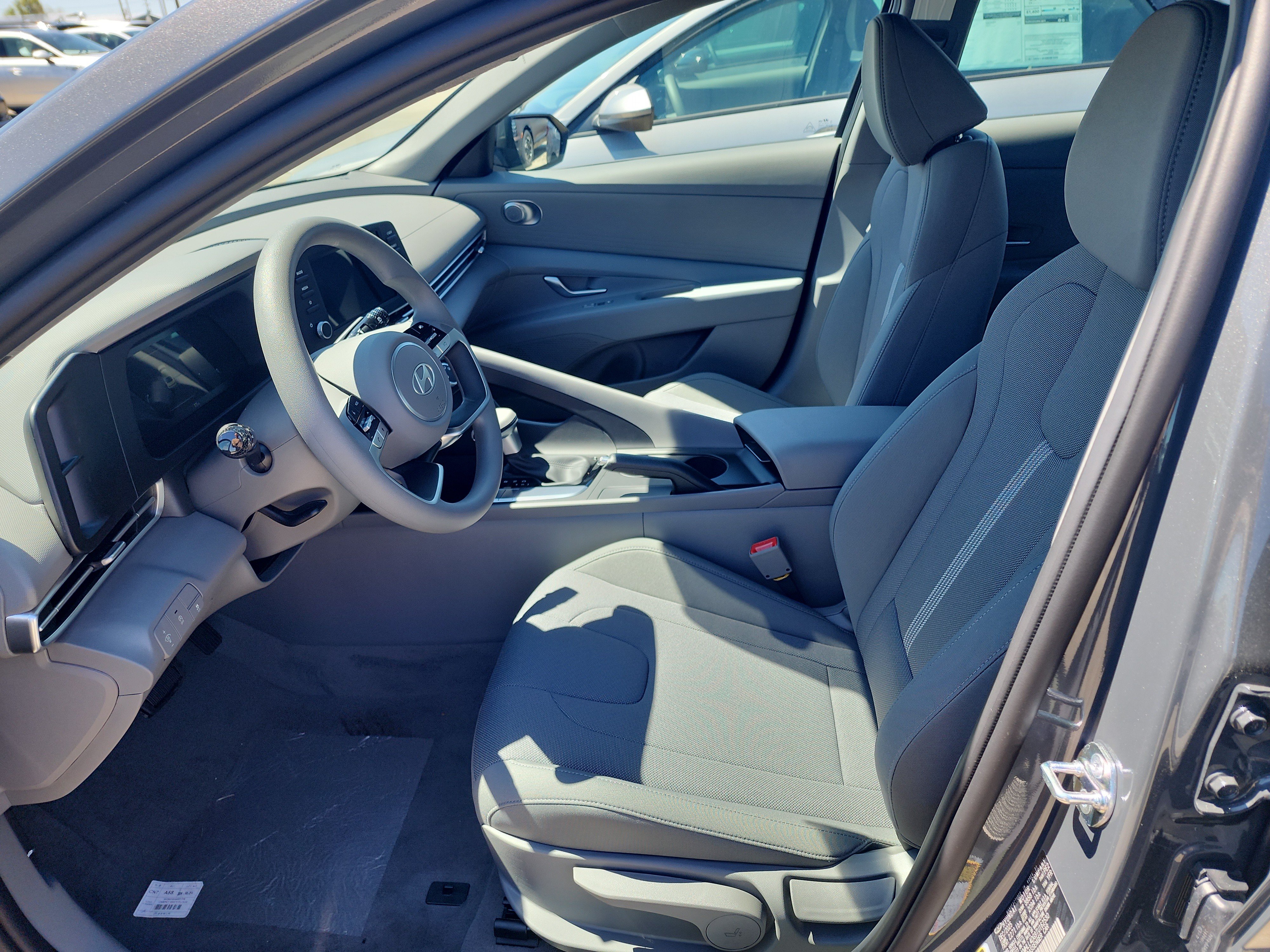 New 2026 Hyundai Elantra SE FWD image 10