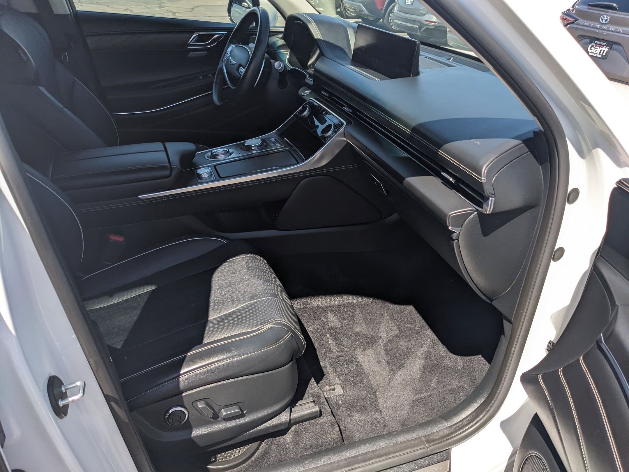 Used 2023 Genesis GV80 2.5T w/ Advanced Package image 32