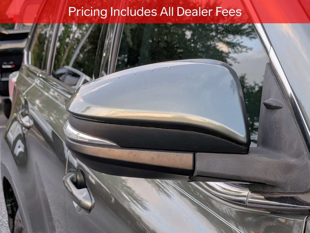 Used 2016 Toyota Highlander XLE FWD image 13
