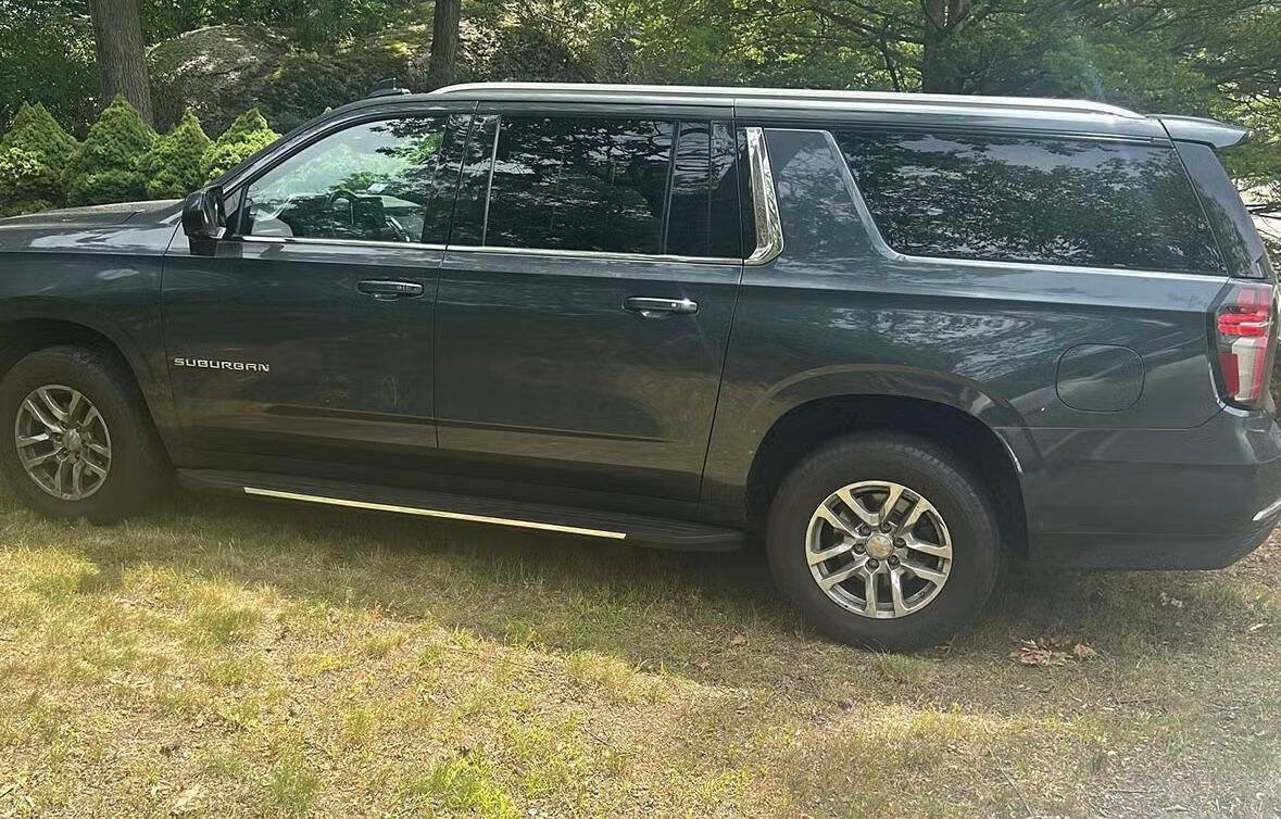 Used 2021 Chevrolet Suburban LT image 6