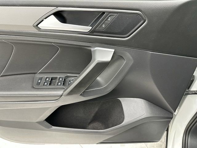 Certified 2022 Volkswagen Tiguan SE w/ Panoramic Sunroof Package image 14