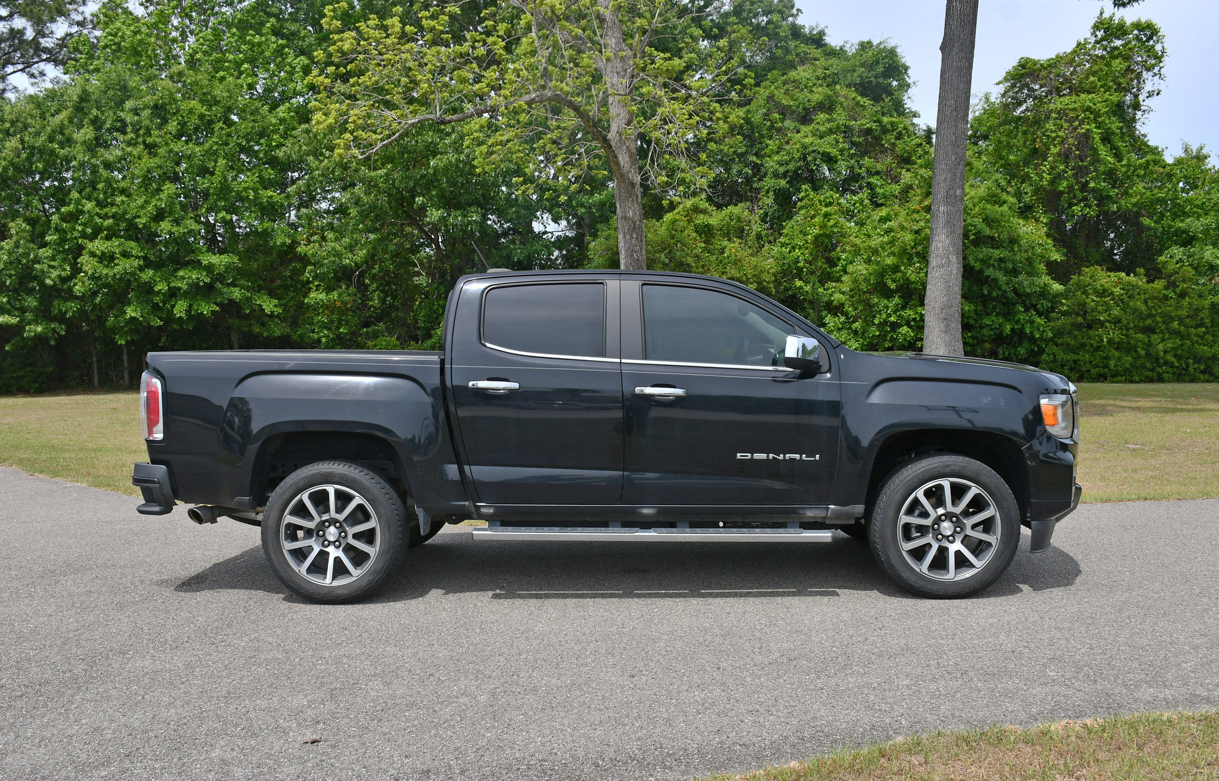 Used 2021 GMC Canyon Denali RWD image 5