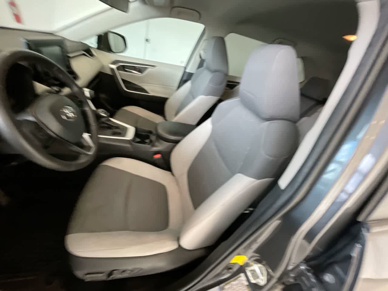 Used 2021 Toyota RAV4 XLE w/ XLE Grade Weather Package AWD/4WD image 11