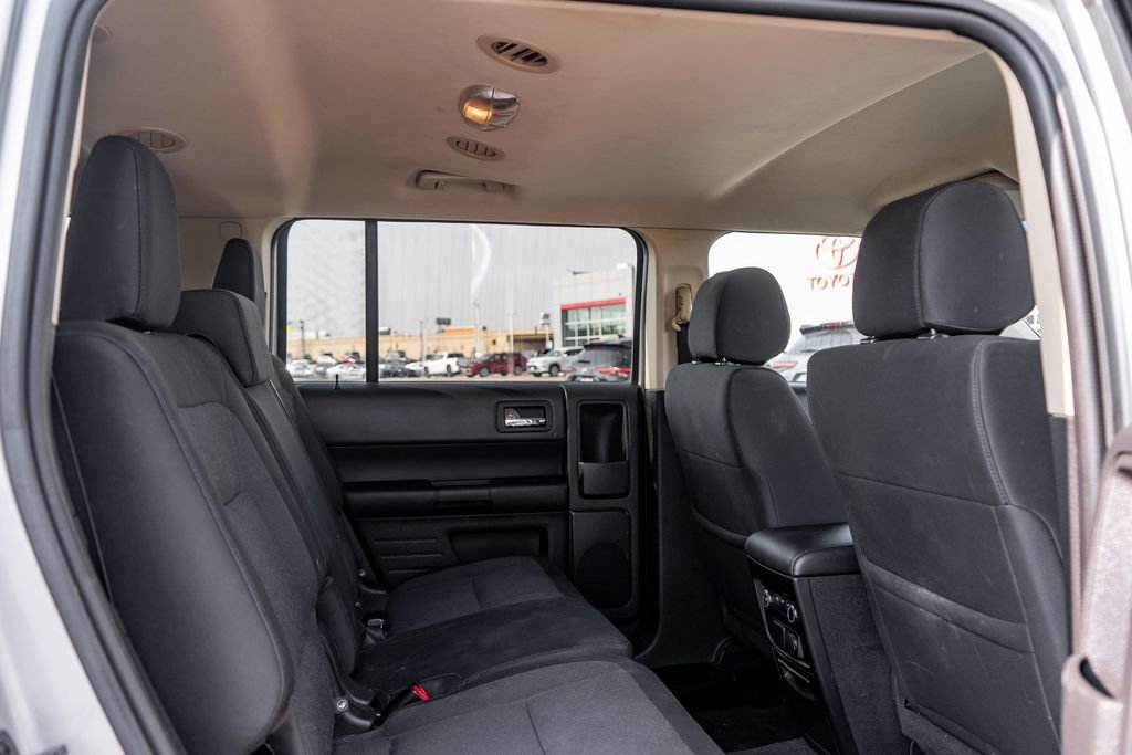 Used 2017 Ford Flex SE FWD image 13