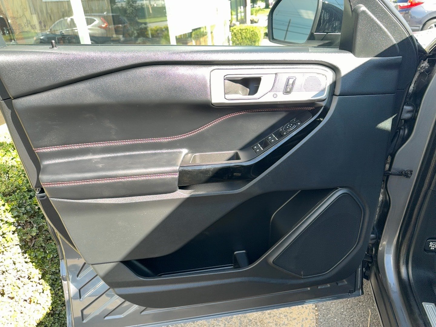 Used 2023 Ford Explorer ST-Line AWD/4WD image 16