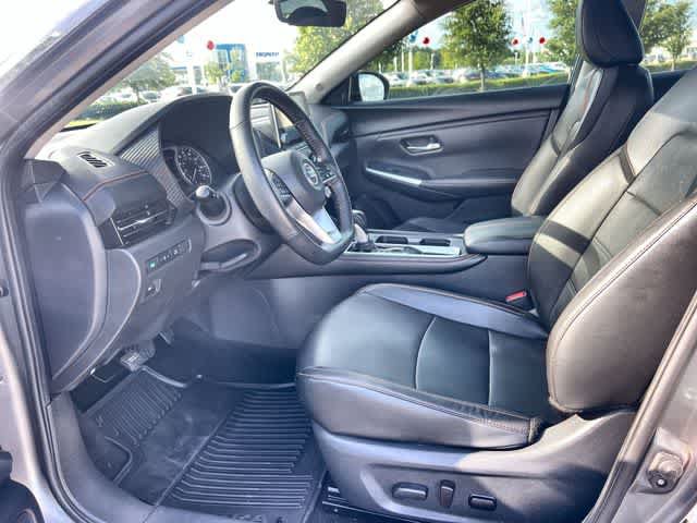 Used 2023 Nissan Sentra SR w/ SR Premium Package FWD image 3
